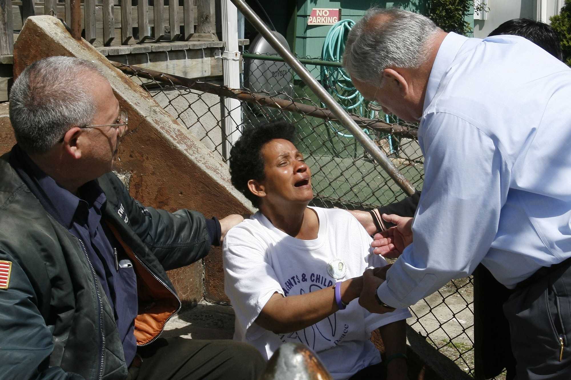 Mayor Thomas M. Menino consoled Mendes after her son Matthew was murdered, less than 24 hours after Luis DoSouto was slain in May of 2006.