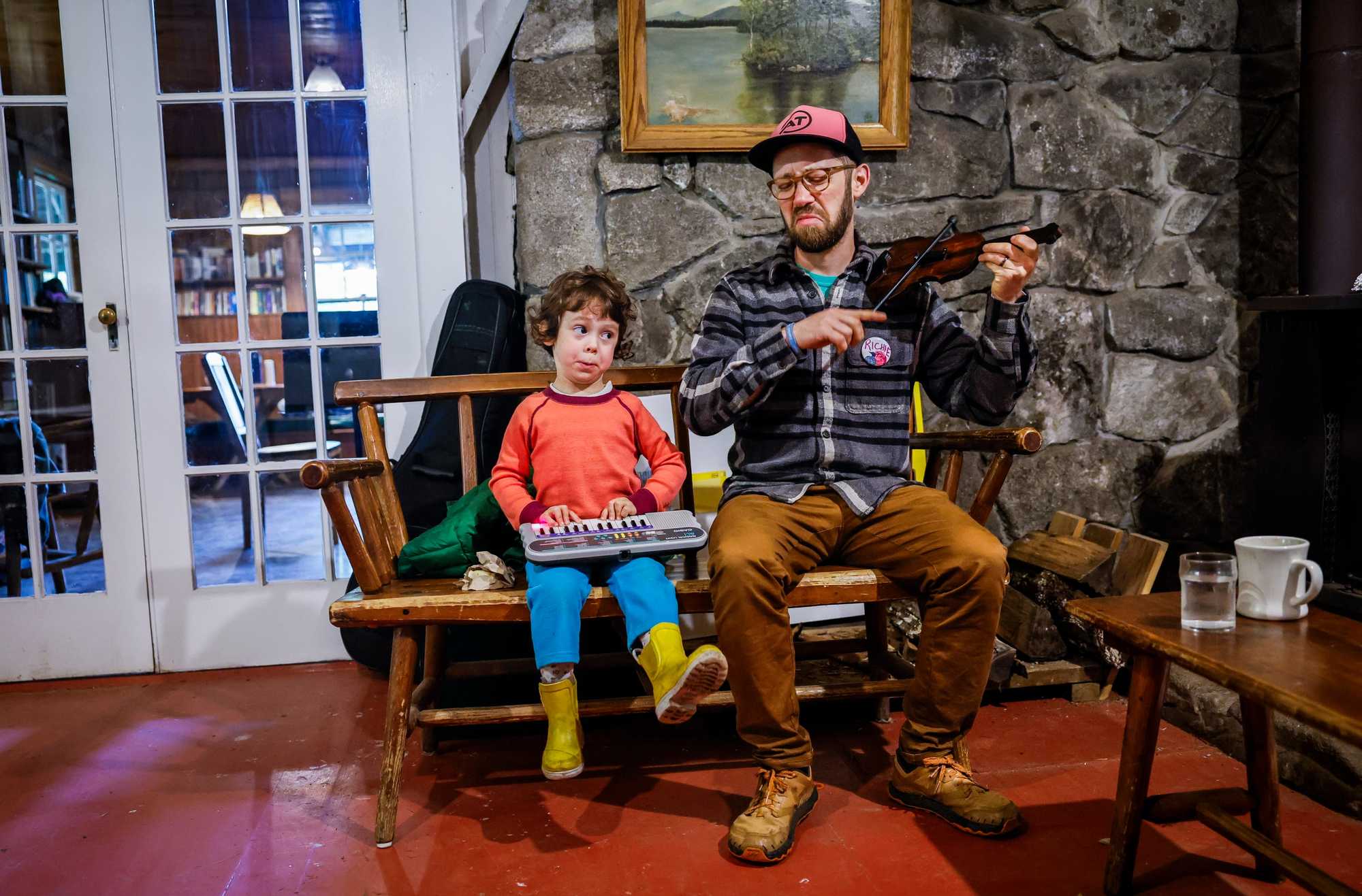 Leona Barshay, 4, and her father, Richie Barshay, perform a song that Leona wrote.