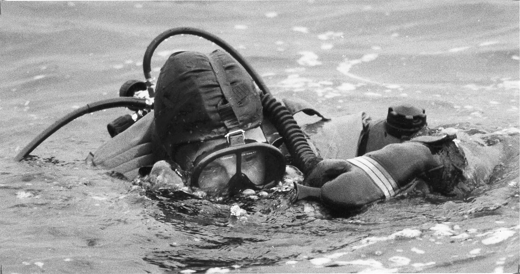 A Massachusetts State Police diver looked for Charles Stuart's body below the Tobin Bridge on Jan. 4, 1990. 
