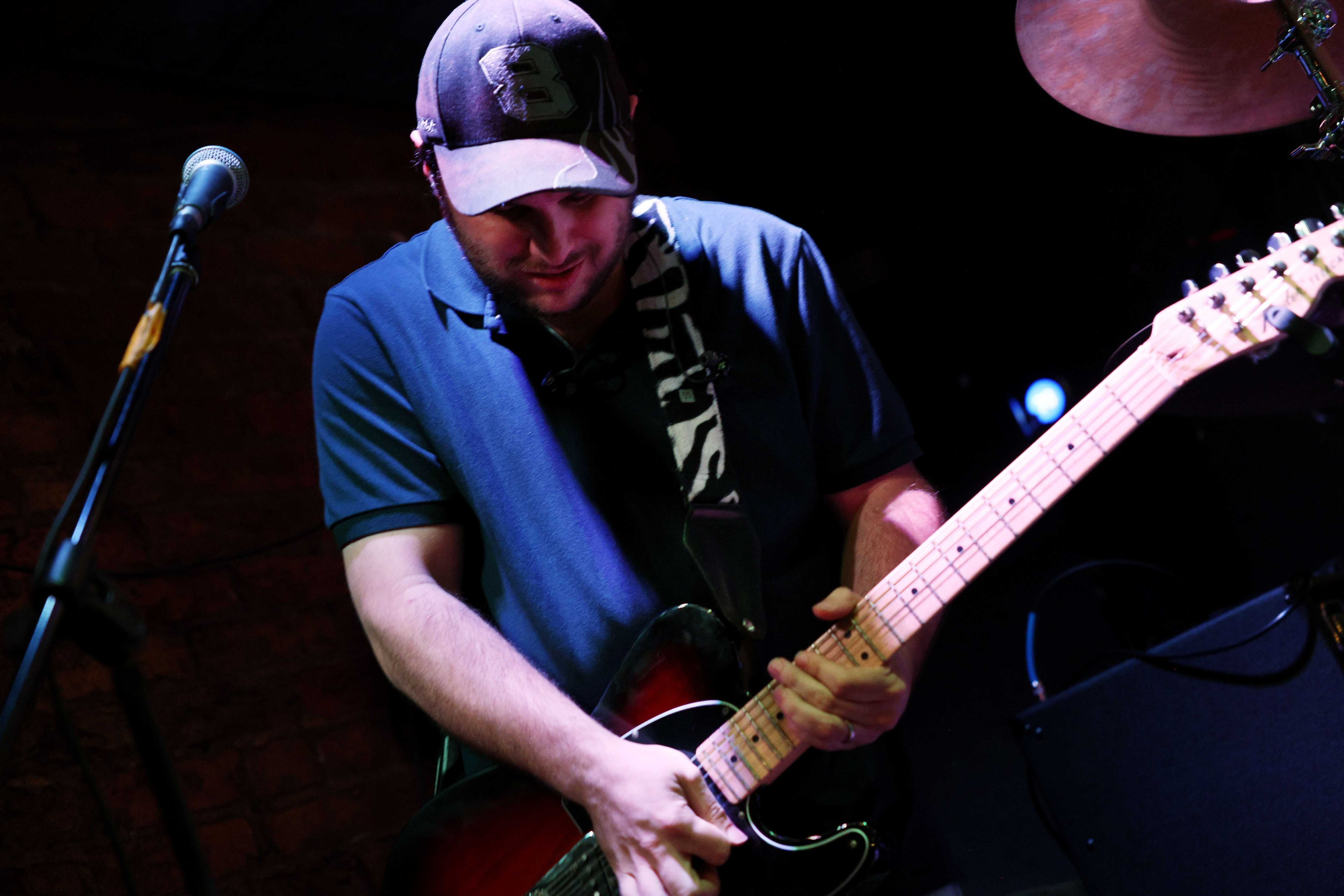 Steve Malec played a mesmerizing guitar solo at The Ohio Club in Hot Springs, Ark., on Sept. 10.