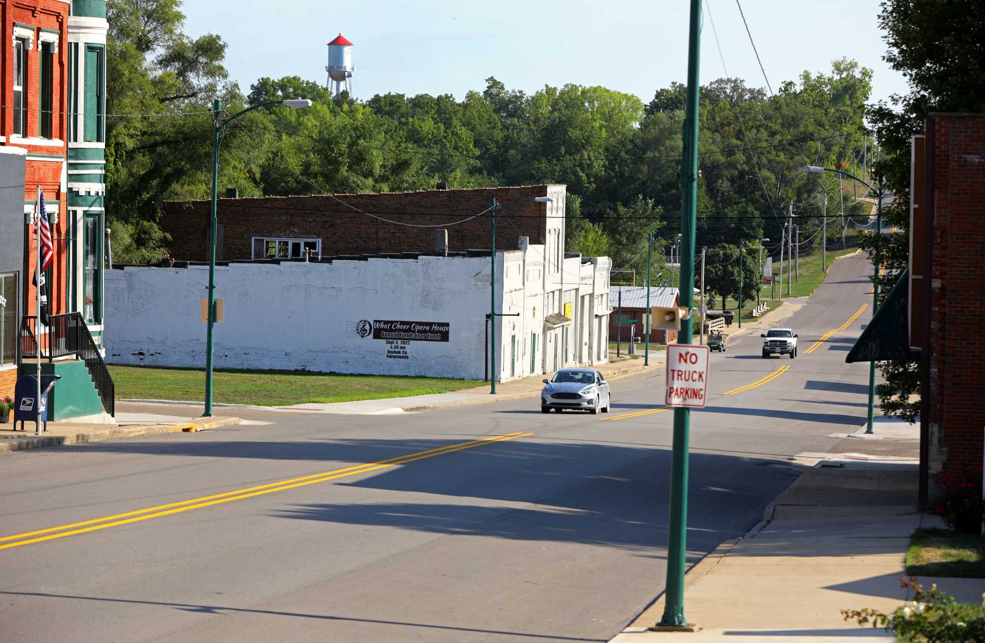 Located in southeastern Iowa, What Cheer (pronounced “watch-ear”) has about 700 residents.